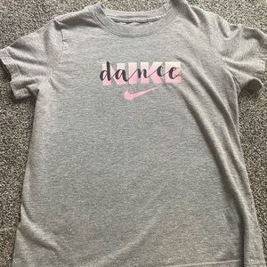 Nike the Nike dance tee (girls medium)
